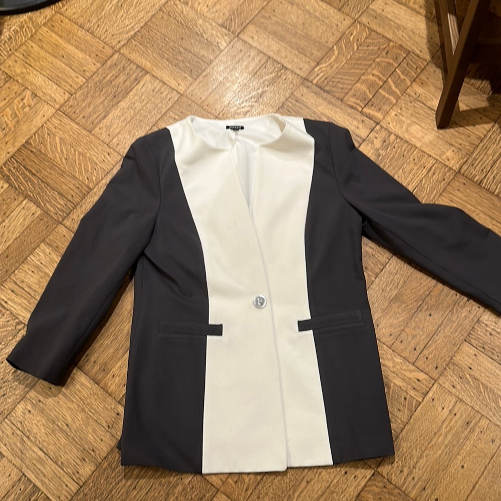 Worth of New York long jacket. Size 14. Excellent condition